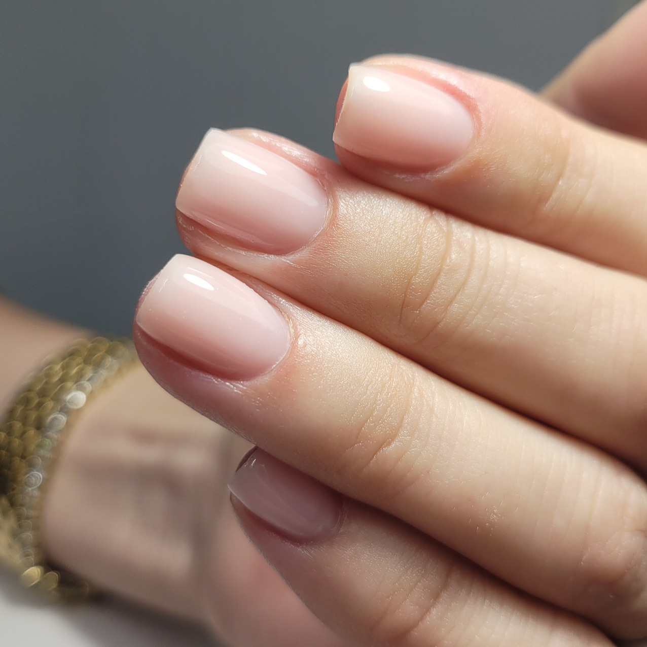 Klasična nude manikura, SOMI Nail Studio Ljubljana